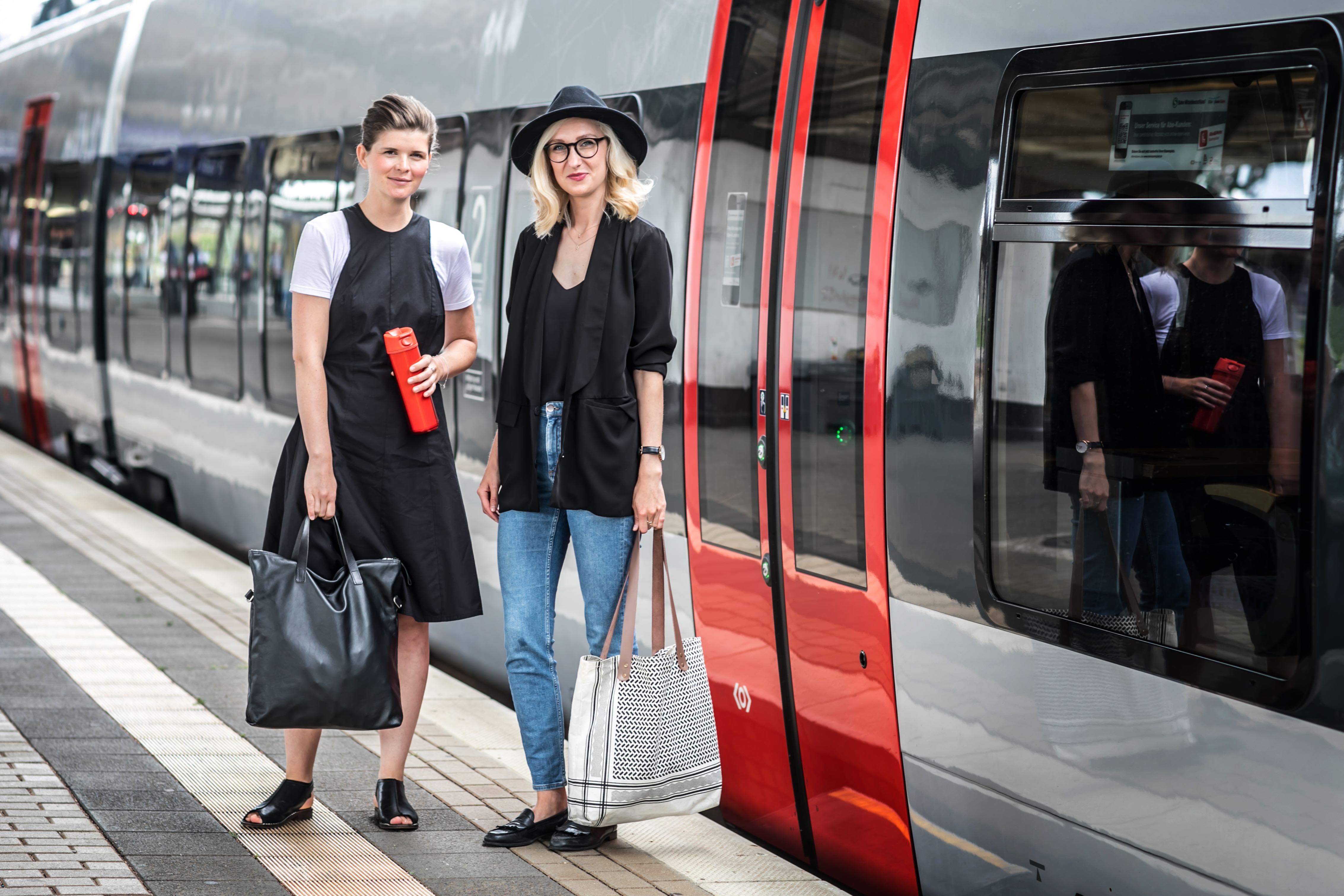 Eine Zugfahrt mit Designerin Maria Seifert.