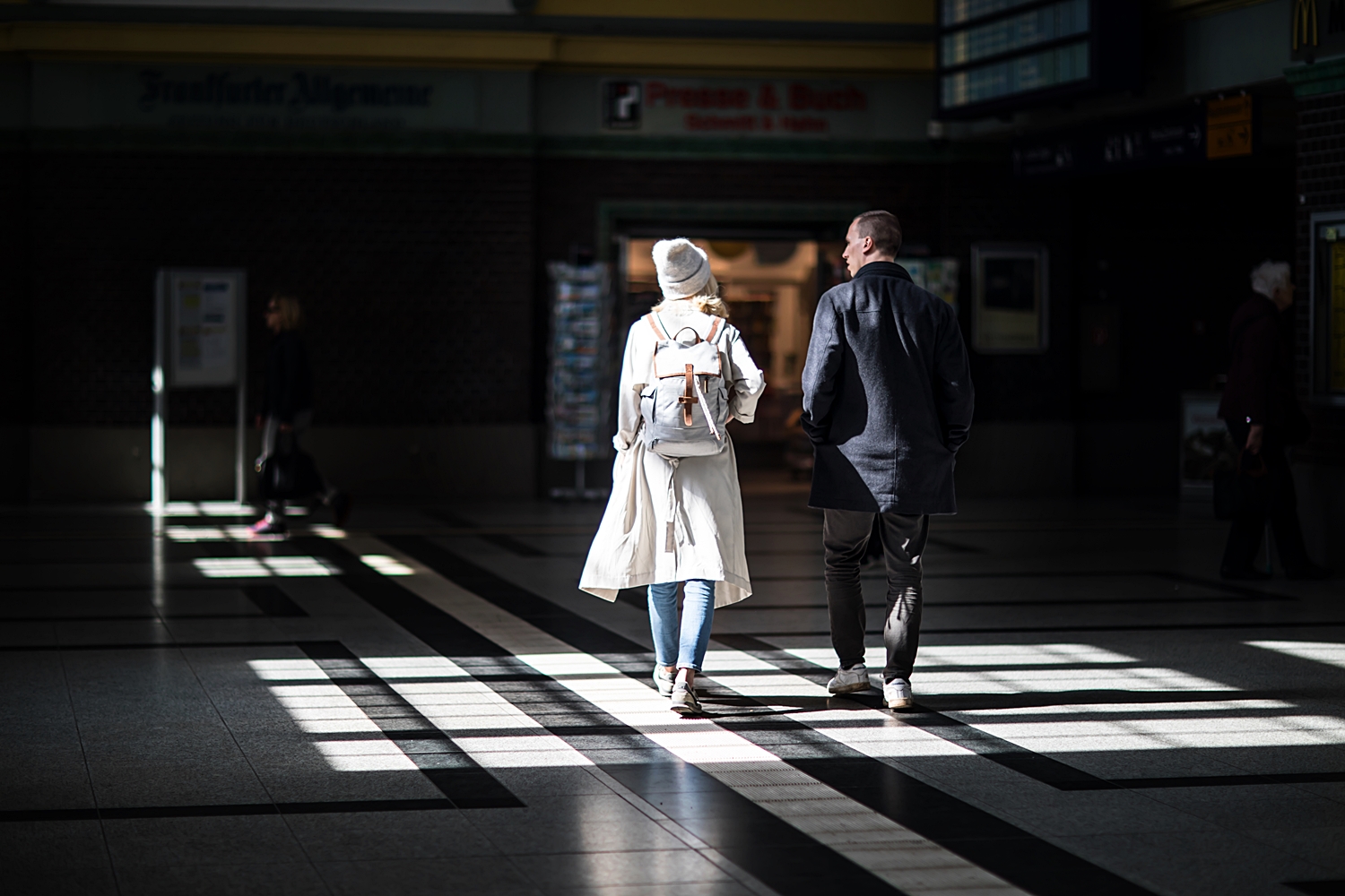 Franzi und Martin Kohlstadt auf dem Hauptbahnhof in Weimar